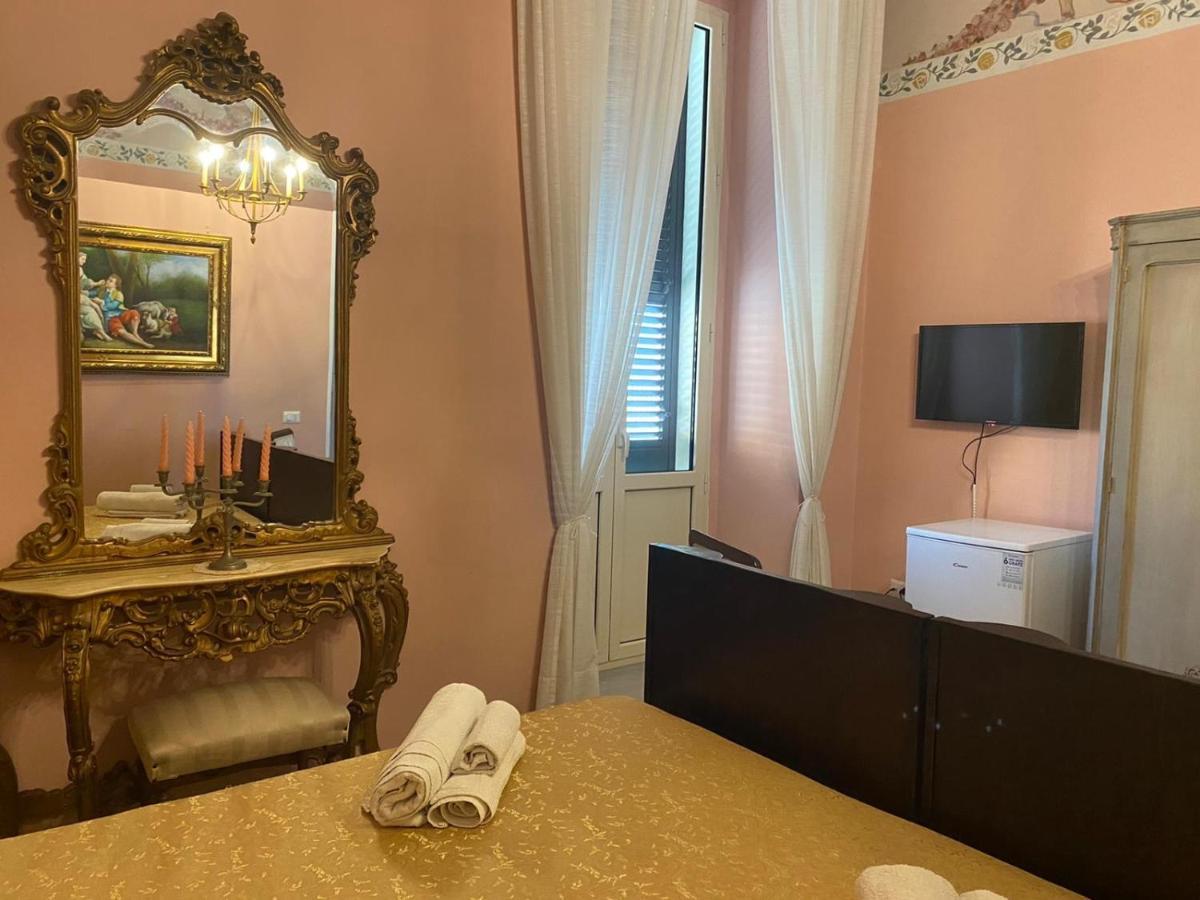 Antico Palazzo Spinola Bed and Breakfast Gallipolli Exteriör bild