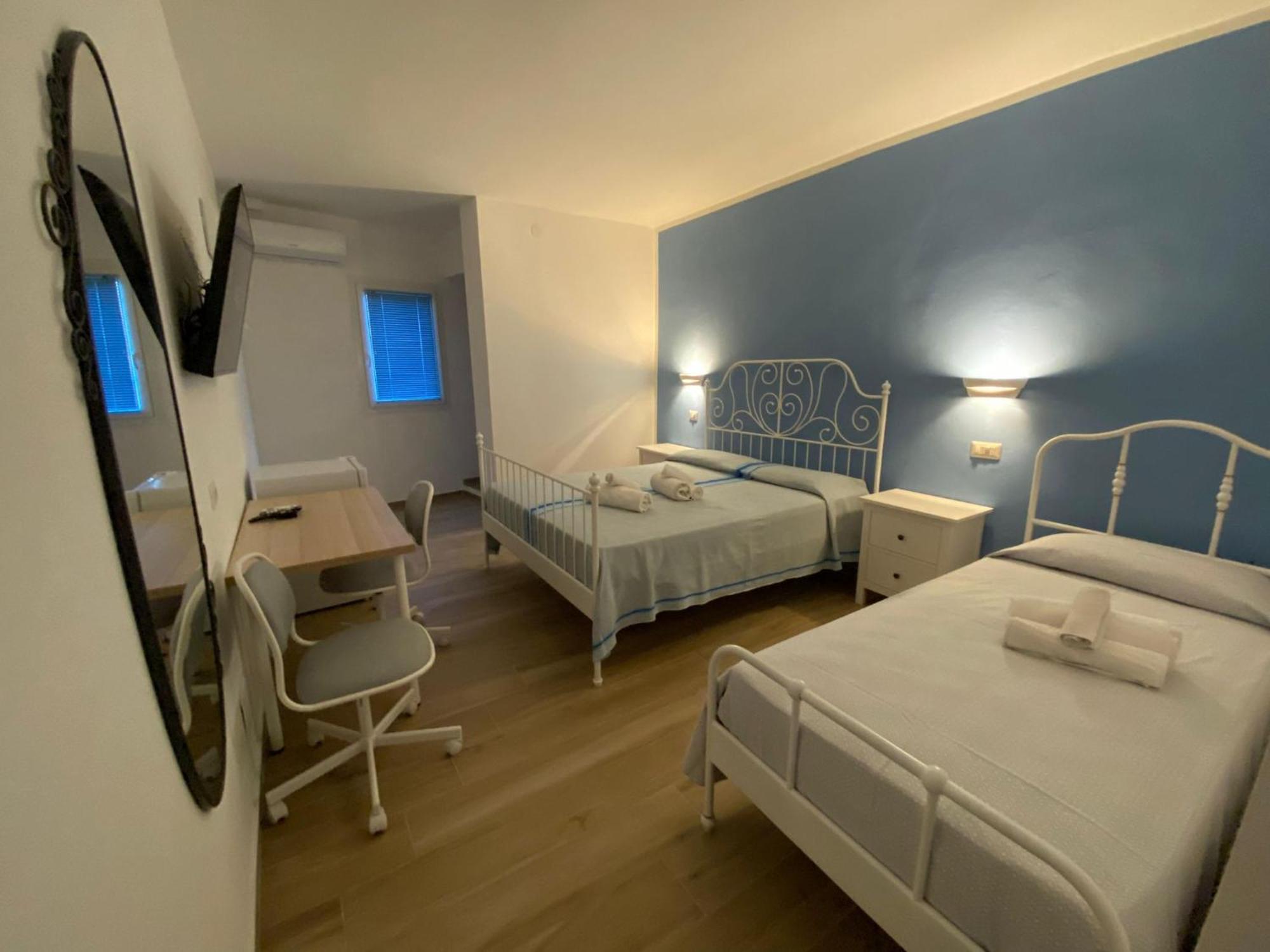 Antico Palazzo Spinola Bed and Breakfast Gallipolli Exteriör bild