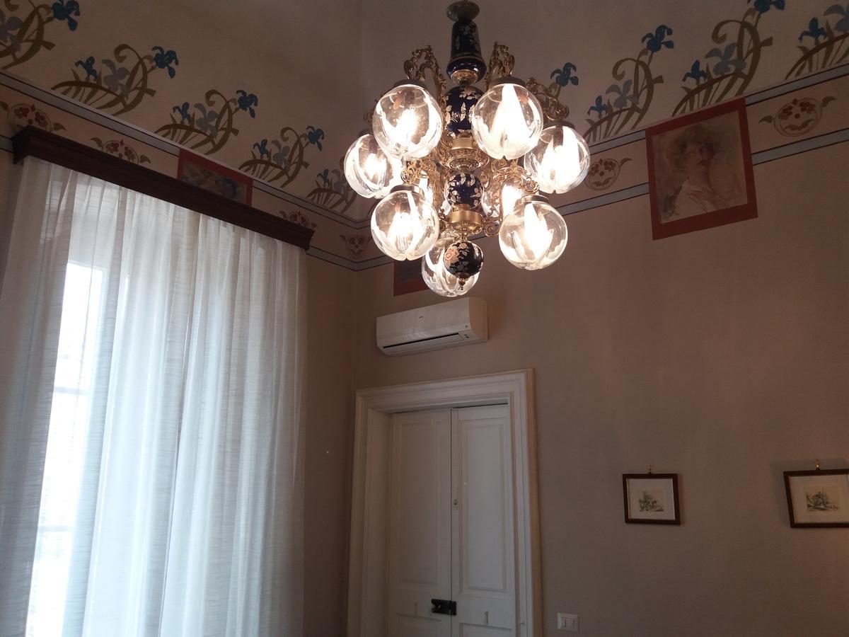 Antico Palazzo Spinola Bed and Breakfast Gallipolli Exteriör bild