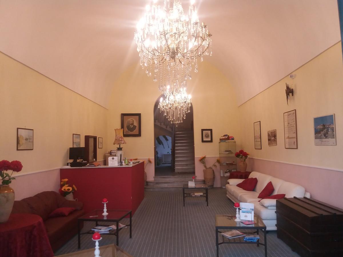 Antico Palazzo Spinola Bed and Breakfast Gallipolli Exteriör bild