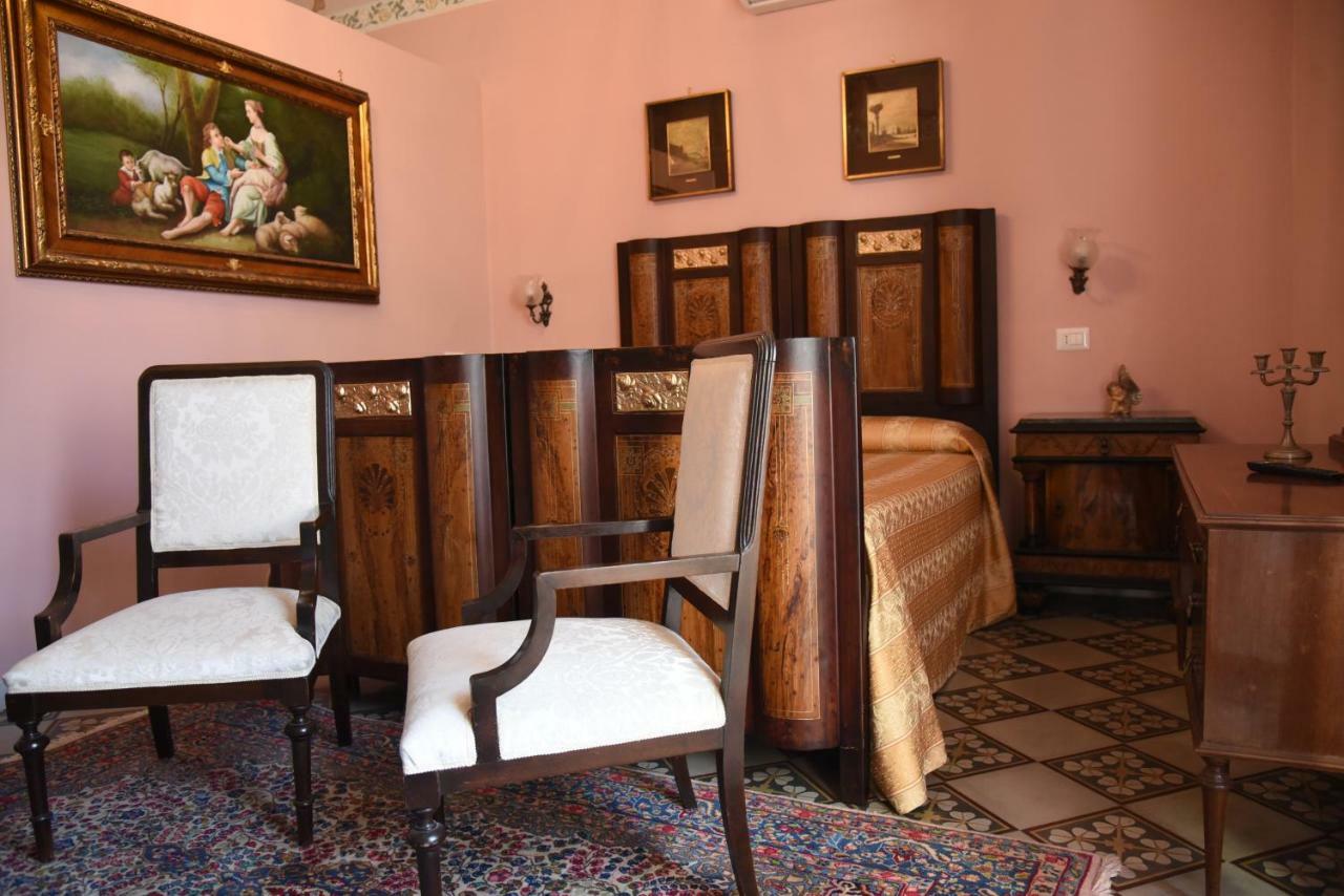 Antico Palazzo Spinola Bed and Breakfast Gallipolli Exteriör bild