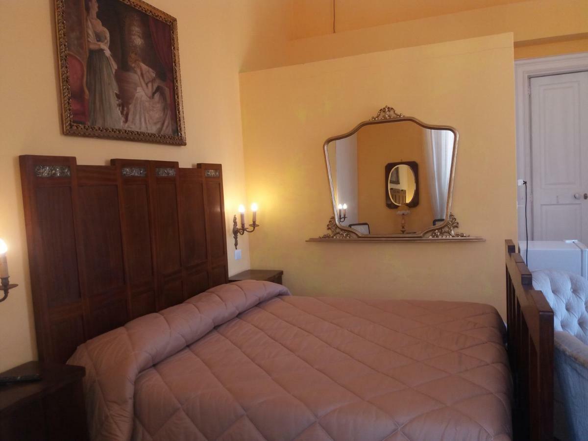 Antico Palazzo Spinola Bed and Breakfast Gallipolli Exteriör bild