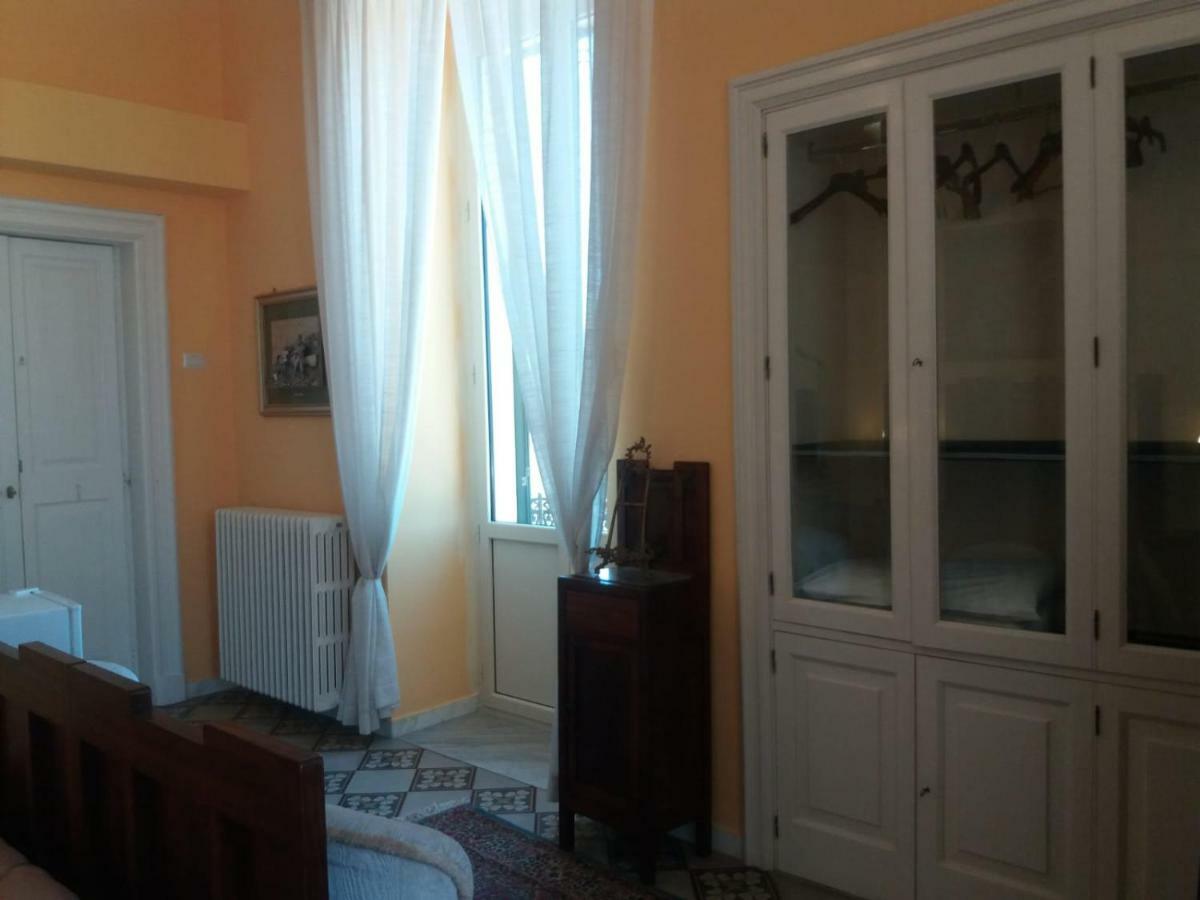 Antico Palazzo Spinola Bed and Breakfast Gallipolli Exteriör bild