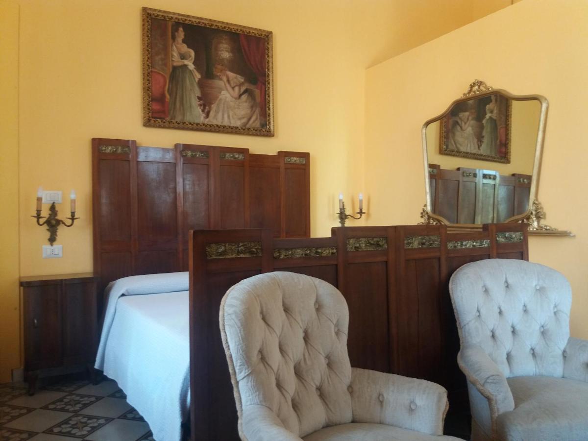 Antico Palazzo Spinola Bed and Breakfast Gallipolli Exteriör bild
