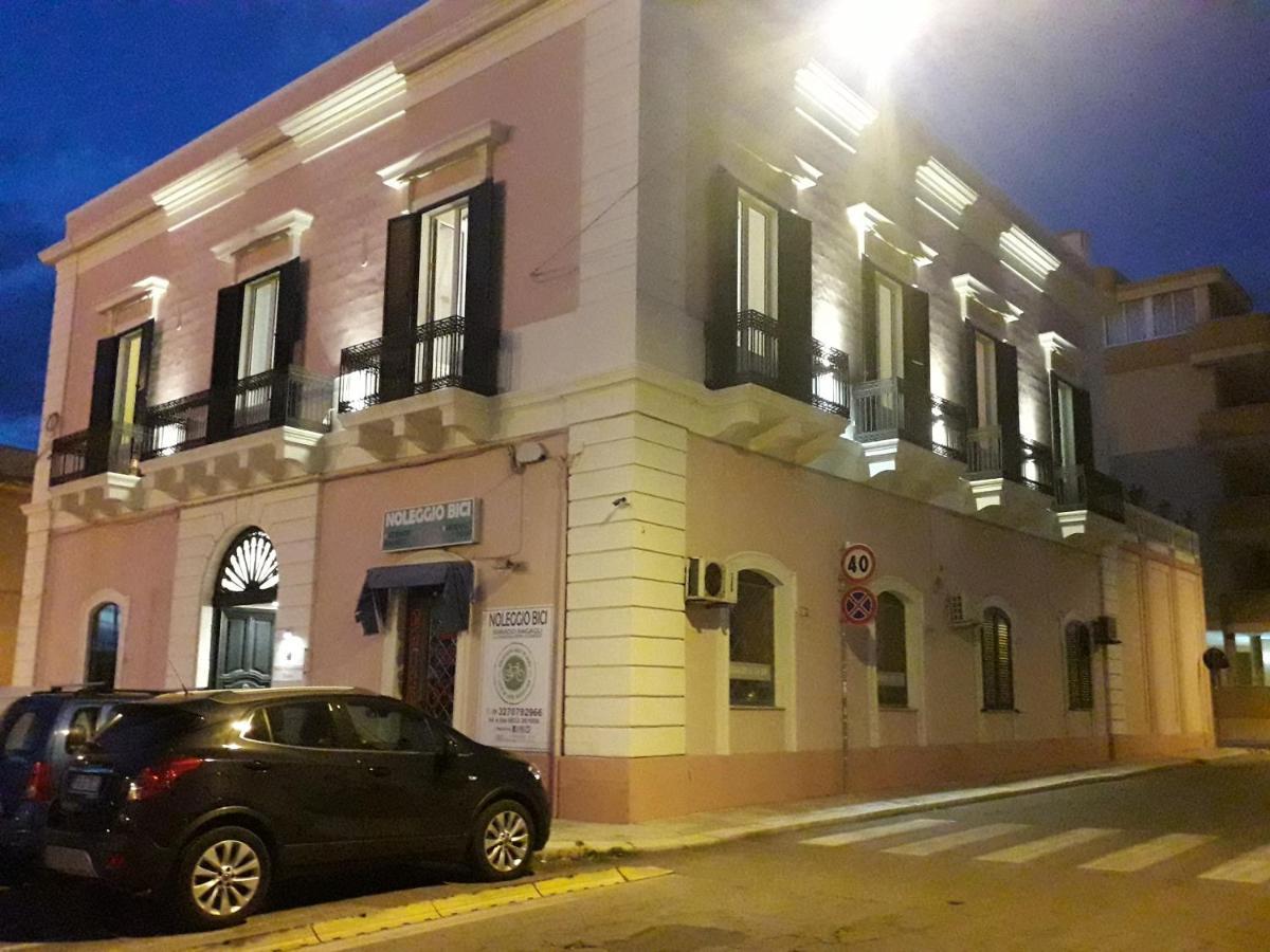 Antico Palazzo Spinola Bed and Breakfast Gallipolli Exteriör bild
