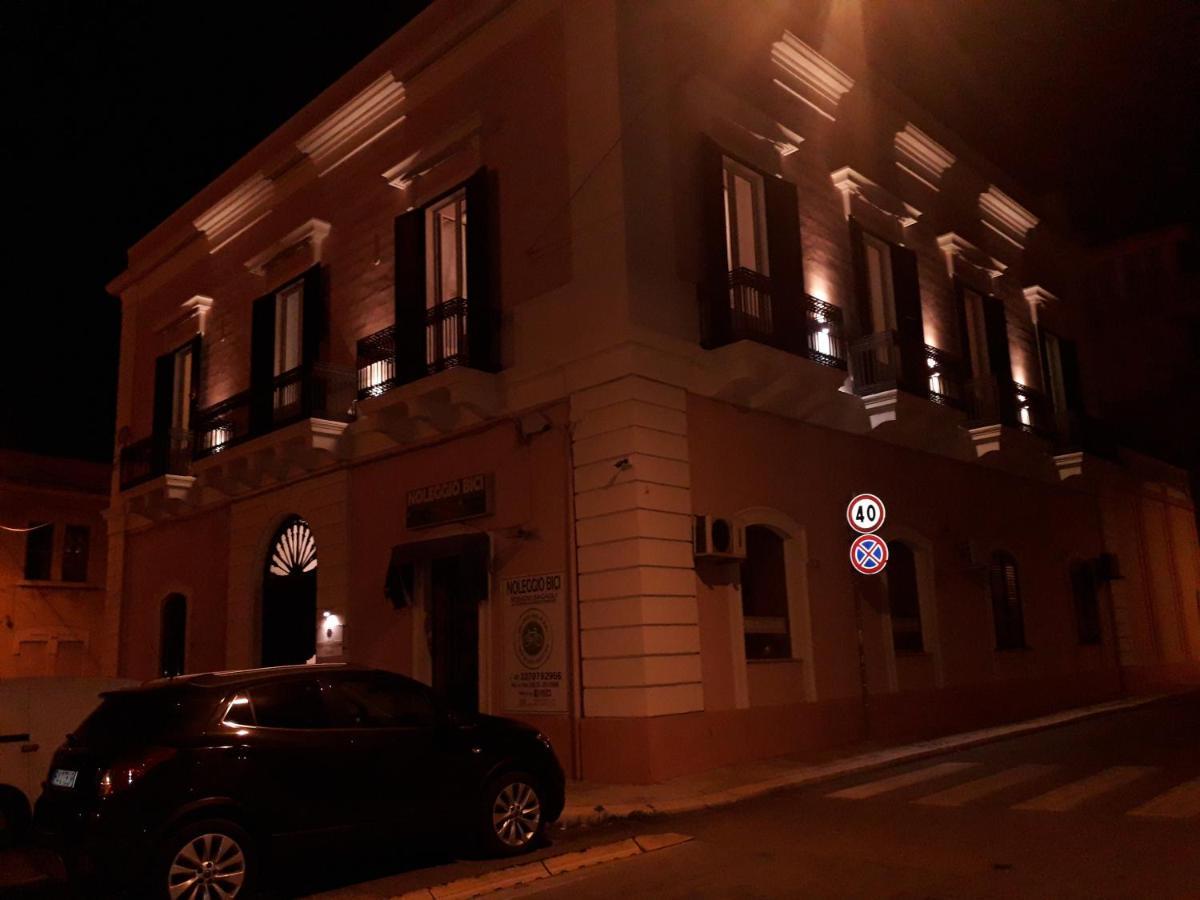 Antico Palazzo Spinola Bed and Breakfast Gallipolli Exteriör bild